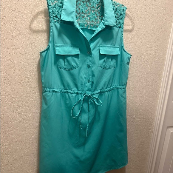 Charlotte Russe Dresses & Skirts - Charlotte Russe Turquoise Lace Top Midi Dress size M
